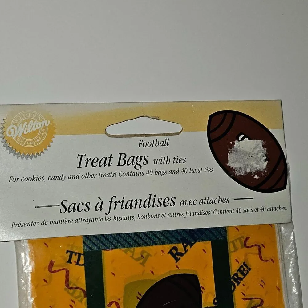 VTG NOS Football Party Favor Cookie Candy Treat Bags Ties (40 pk) Wilton Sports